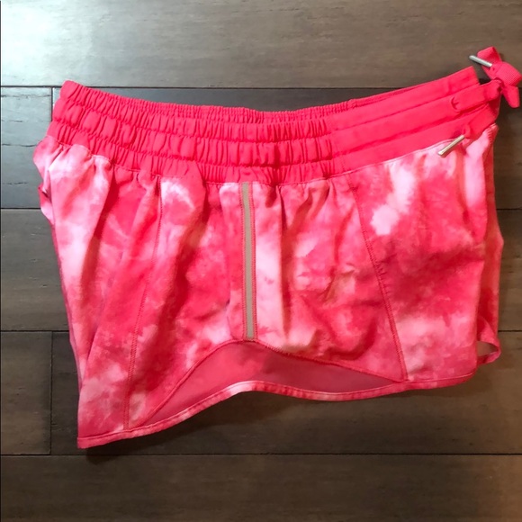 Lululemon Hotty hot short - Picture 10 of 16